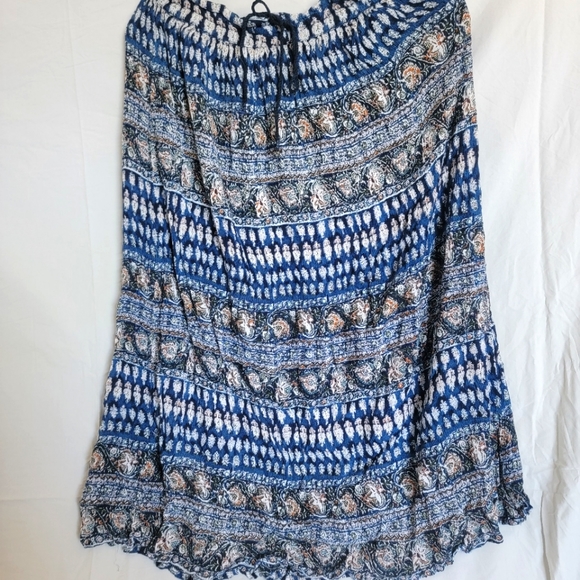 Skirt - Picture 2 of 3